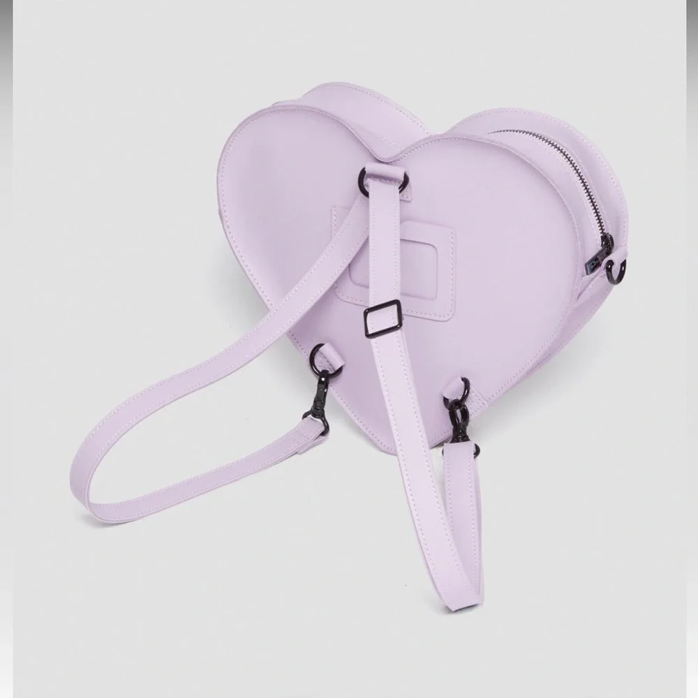 💜NWT Dr Martens Lilac Heart Shaped Leather Backpack 💜 - Picture 5 of 10